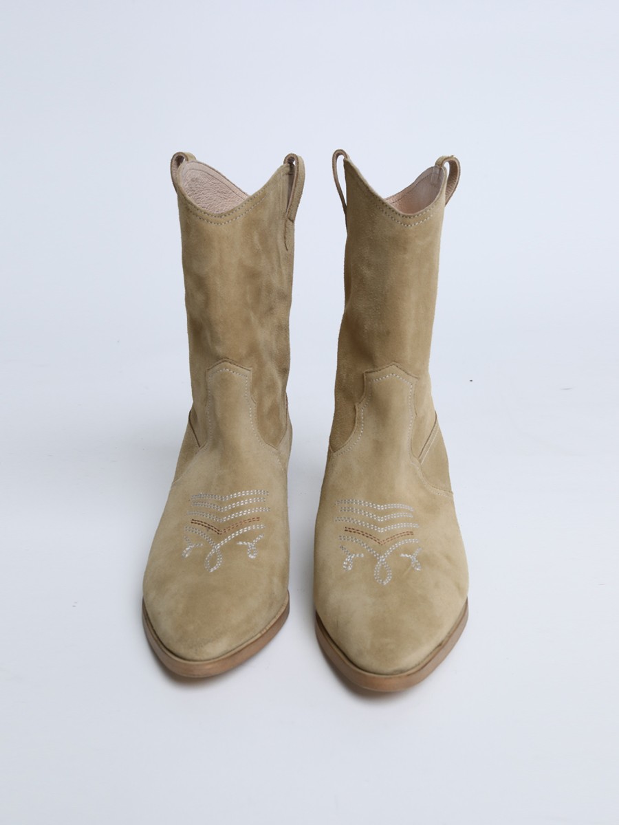 Roots Boots