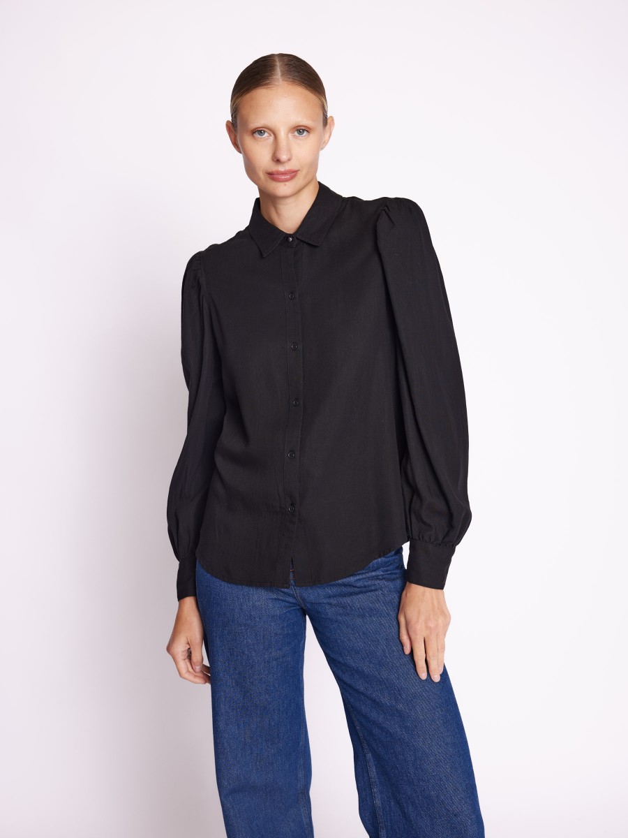 CAREN | Plain black shirt with puffed sleeves
