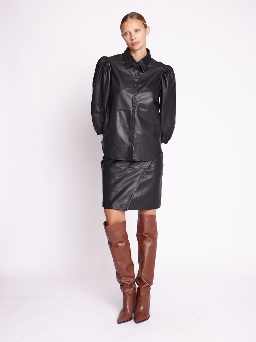 CARMEN | Black leather shirt with balloon sleeves