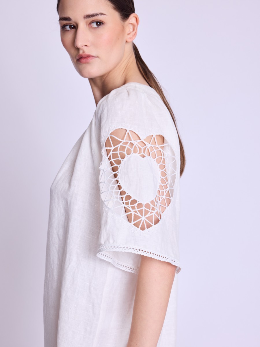 RENZA | Short dress in linen with embroidered hearts