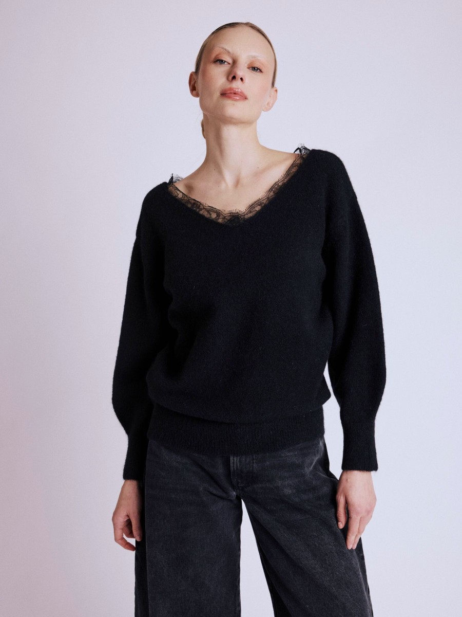 ARMANIA | Black V-neck jumper with lace