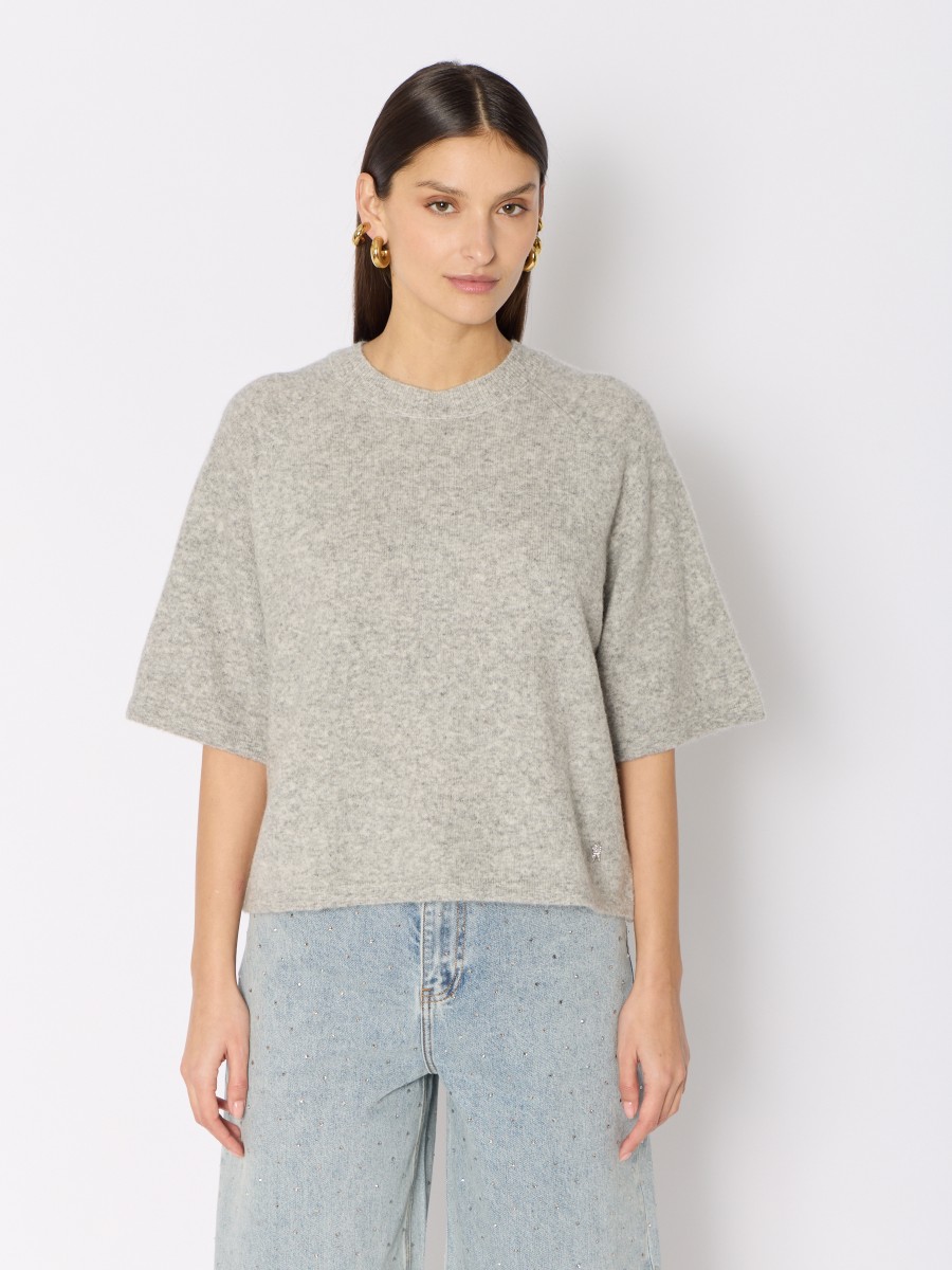 MANDREA | Pull gris en maille douce et manches courtes