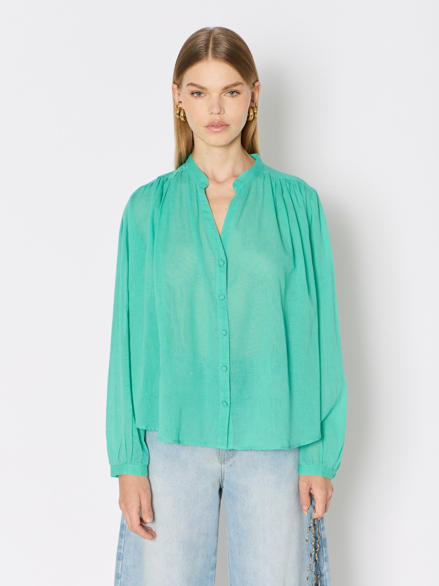 CASSANDRA | Cotton gauze shirt with ruffled shoulders and cuffs